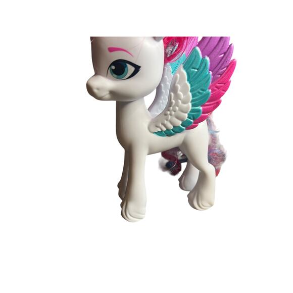 Hasbro Multicolor Rainbow My Little Pony Shining Adventures Zipp Storm Figure 6" - Picture 6 of 8